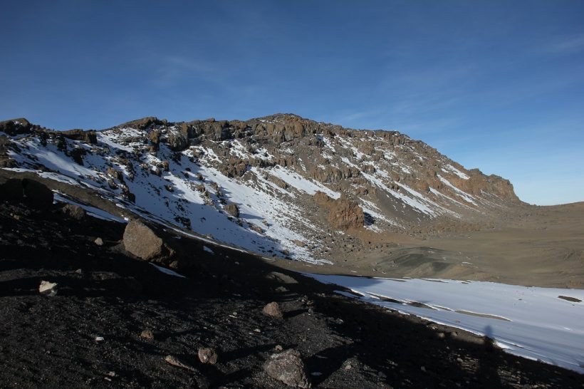 view-from-stella-point-with-summit-on-highest-point-of-escarpment